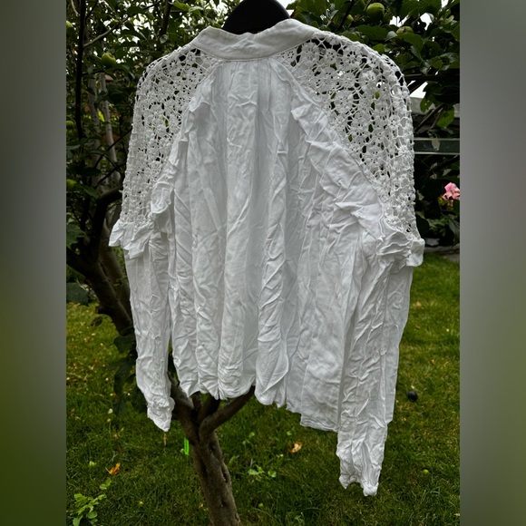 FREE PEOPLE Little Bit of Love White Ruffled Blouse Top, Sz L - Picture 13 of 15